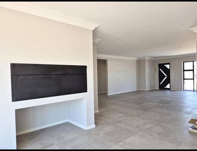 3 BEDROOM HOUSE FOR SALE IN KLEINBAAI